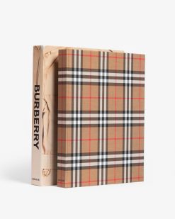 Assouline Burberry | Mode